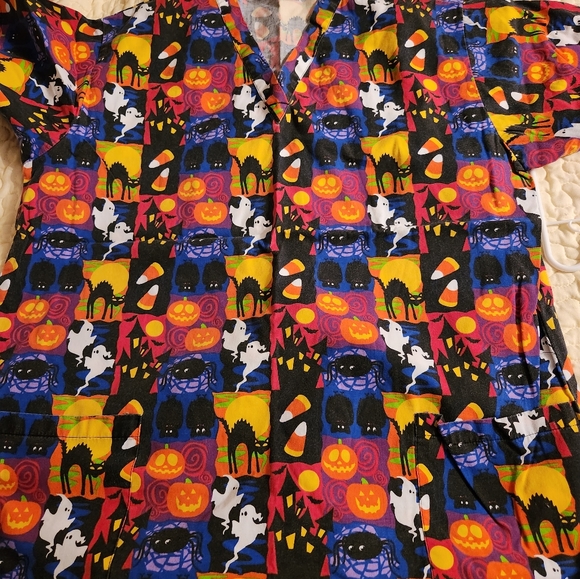 1008 scrub top Med+wear medium  p2p 23.5 - Picture 3 of 3